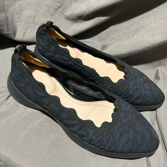 Black Scalloped Edge Slip-on Taryn Rose Dasha Ballet Flats 9 - Picture 2 of 4